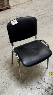 1 Besucherstuhl